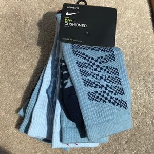 Nike dry cushioned crew socks